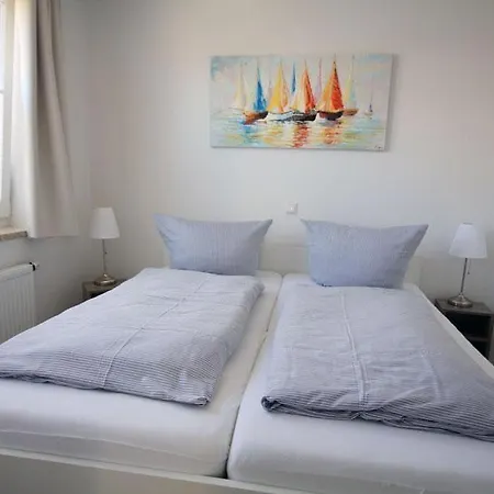 Grosse-ferienwohnung-3-mit-meerblick-und-strandkorb-im-haus-seeluft-duhnen Apartment *